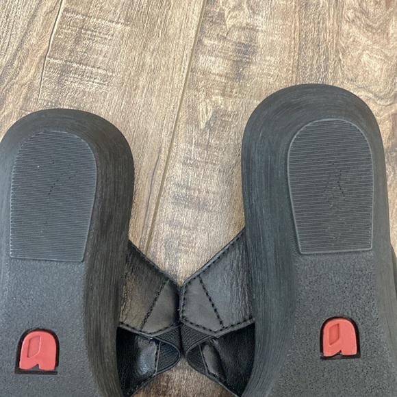 Umberto Raffini Amalia Black Leather low wedge slide sandal with silver hardware - Picture 6 of 6